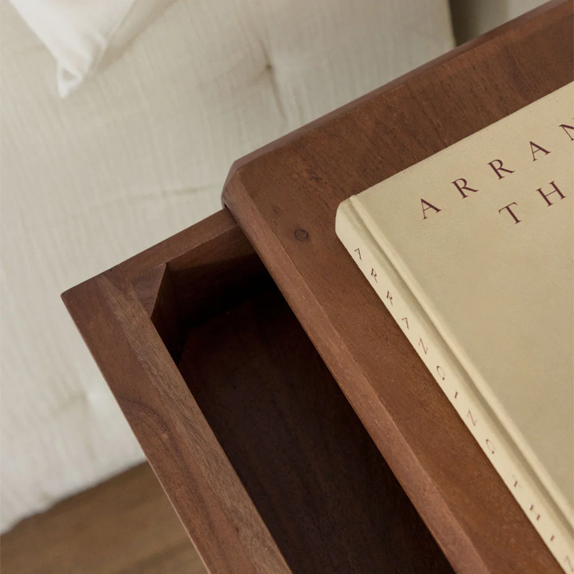 NORDIA naktinis staliukas