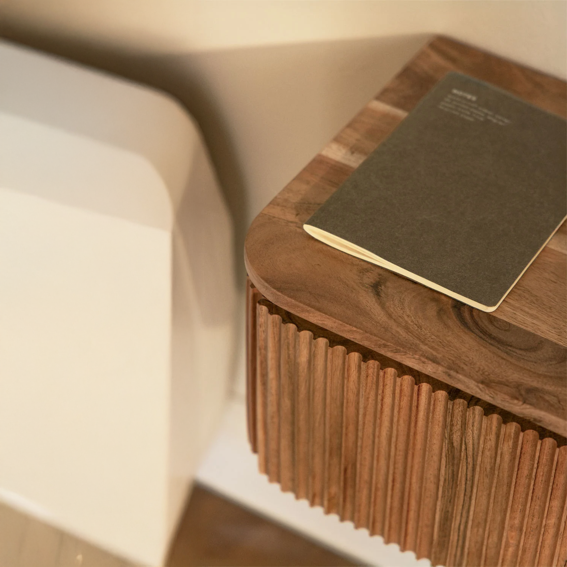 FLOTAN naktinis staliukas