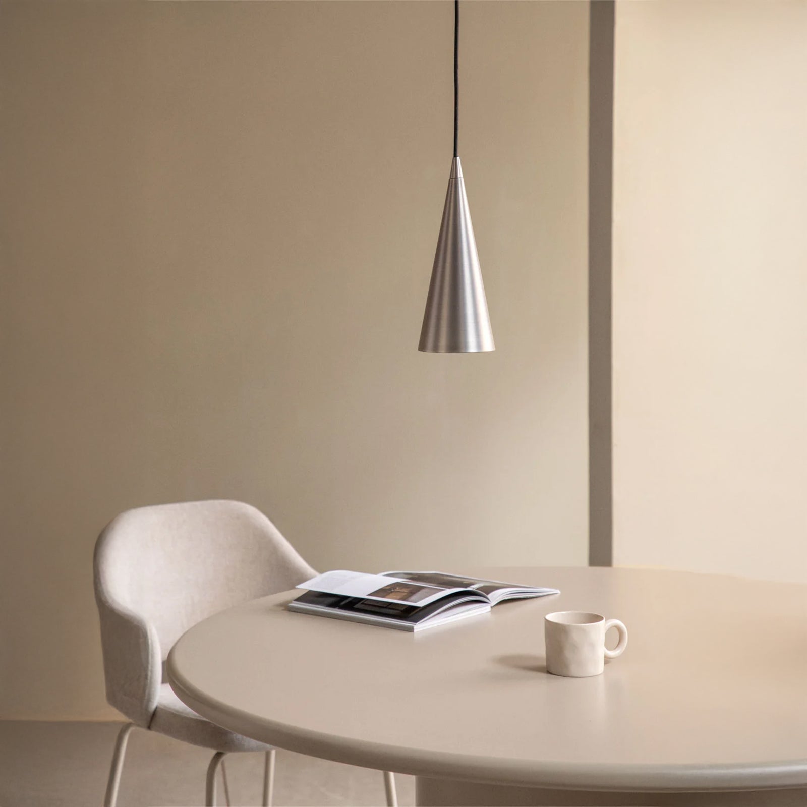 LEAN pakabinamas šviestuvas