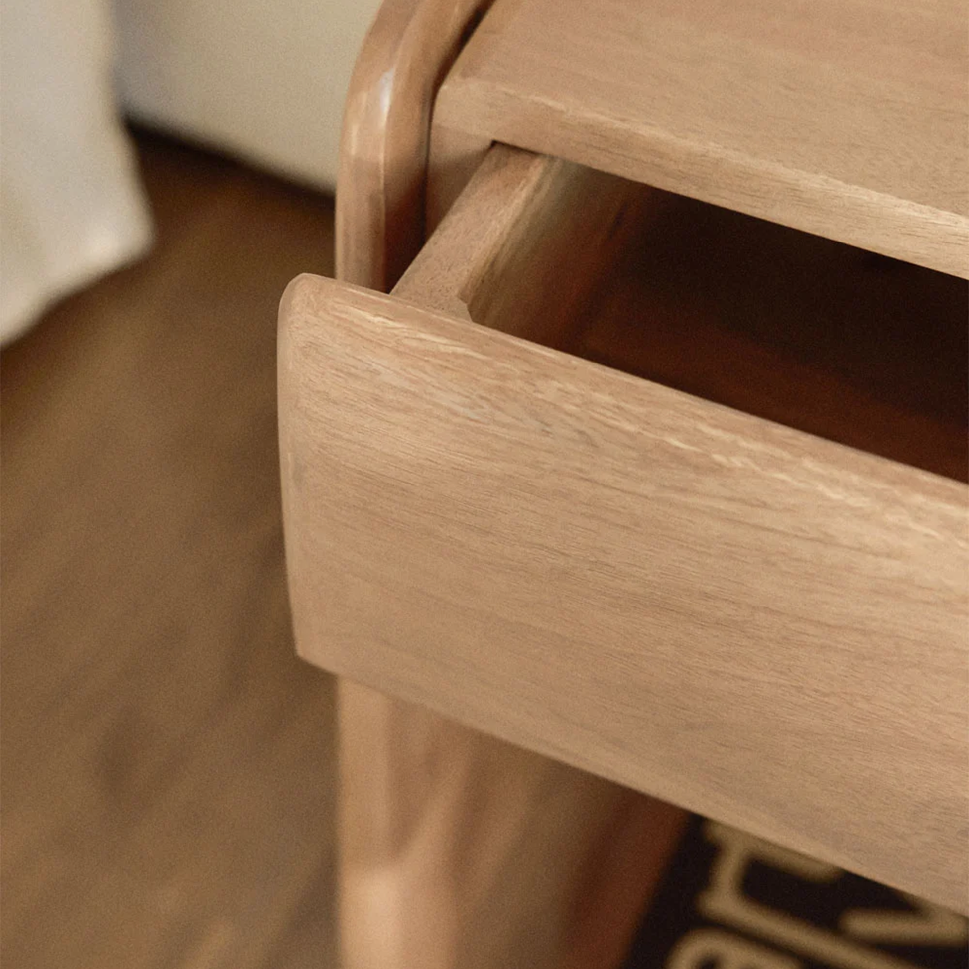 TENSI naktinis staliukas