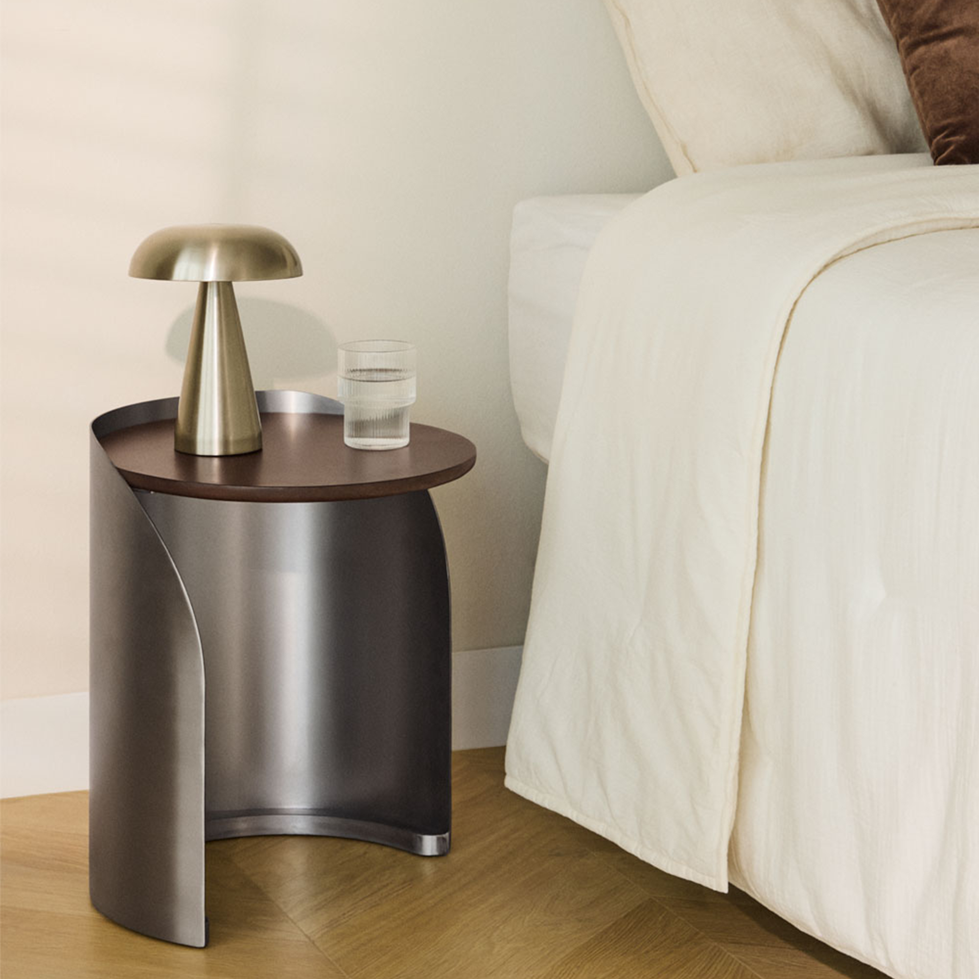 MAVIA šoninis staliukas