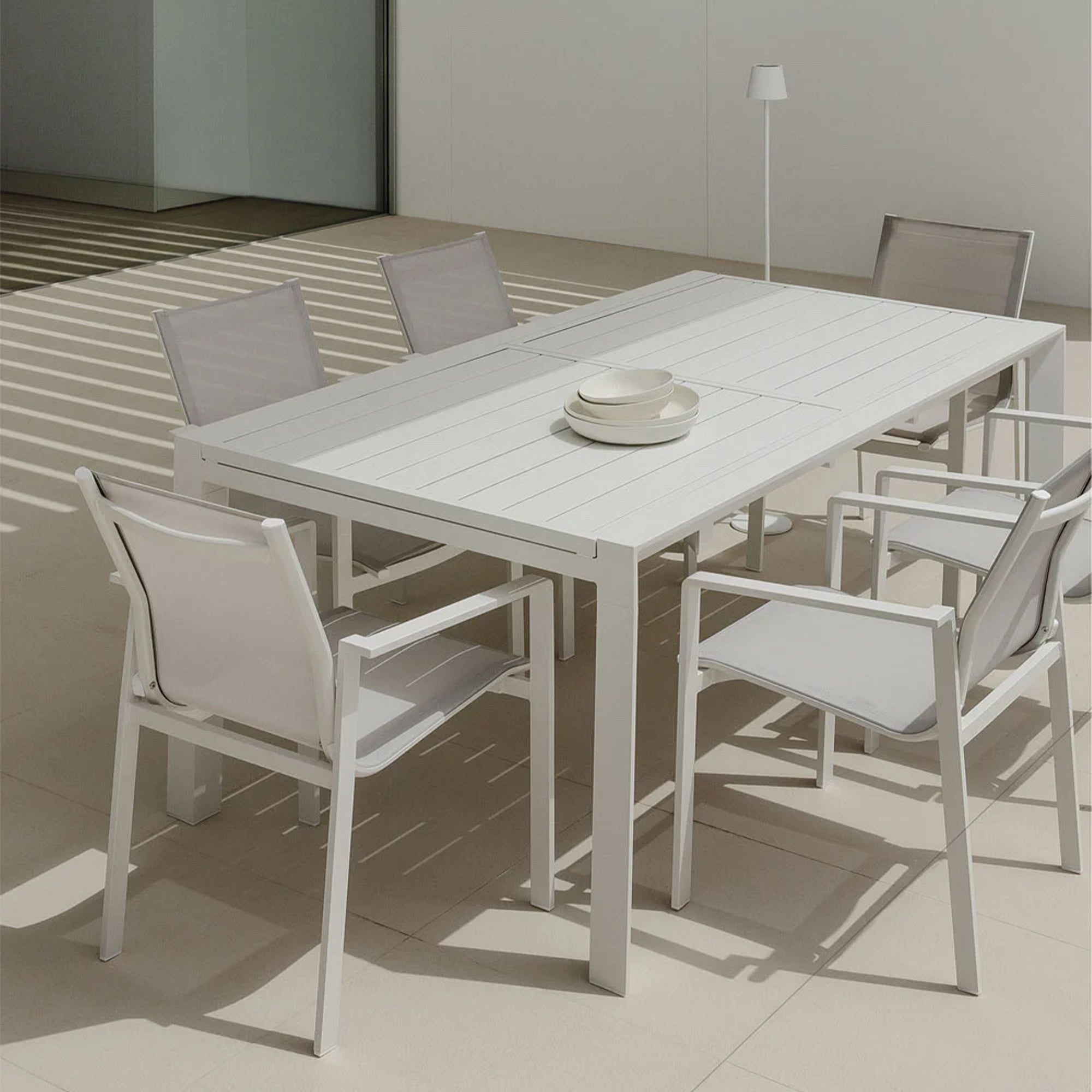 TAMRIS išskleidžiamas stalas 180-240x100 cm