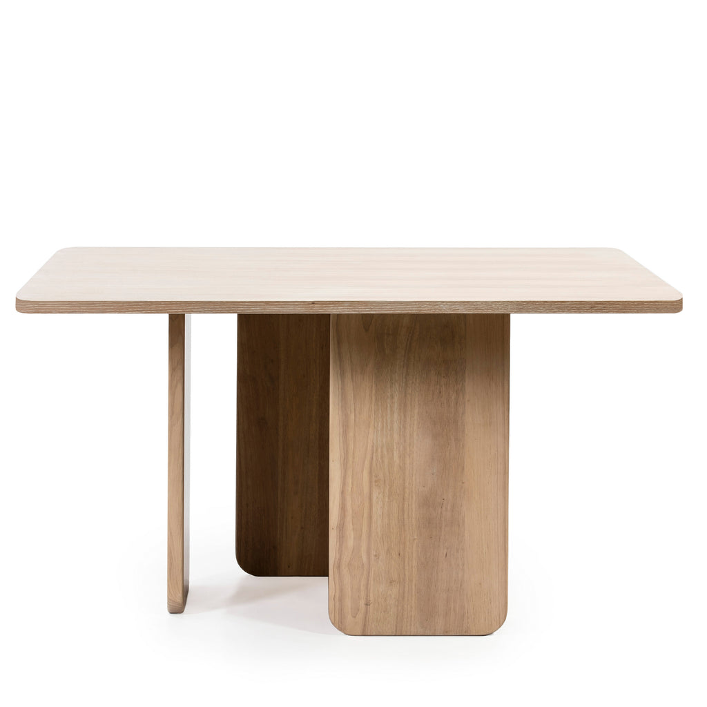 Stalas ARQ 137 × 137 cm