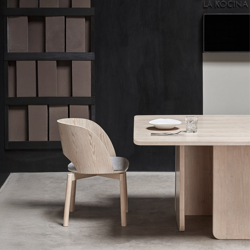 Stalas ARQ 137 × 137 cm